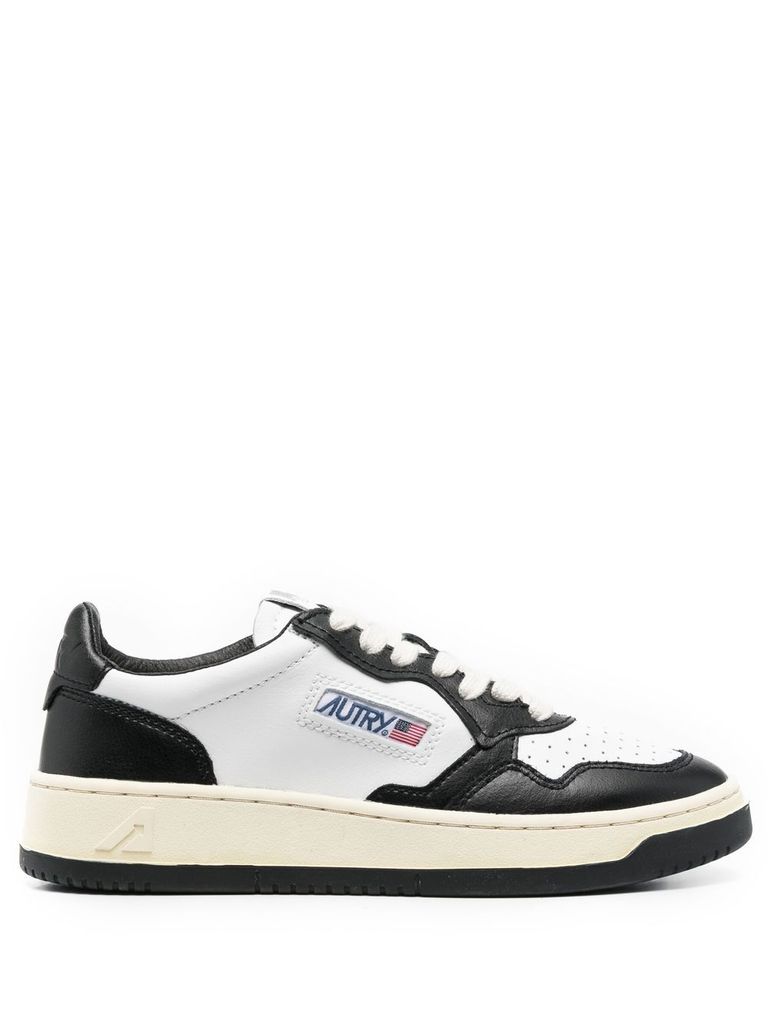 Buy Action Black White Sports shoes For Men's Online at Best Prices in  India - JioMart.
